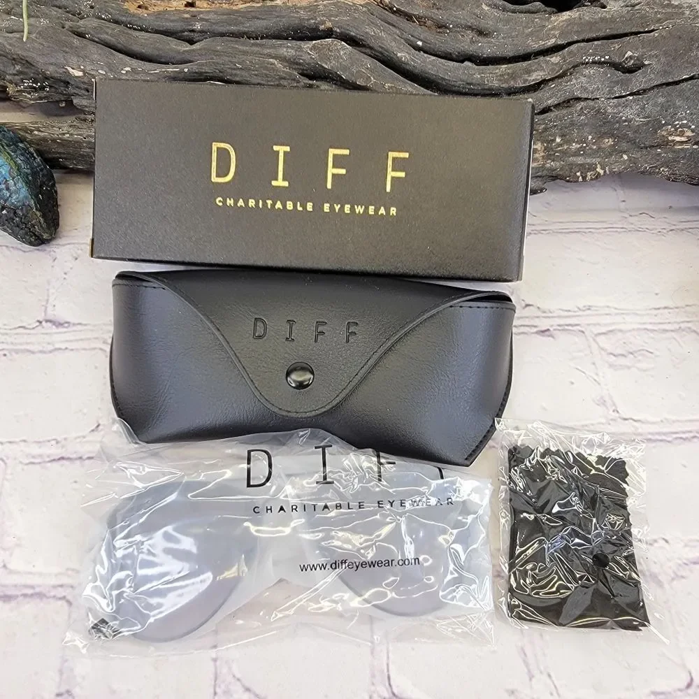 NIB Diff Cruz Black Grey Gradient Sunglasses FK-BKGG-6